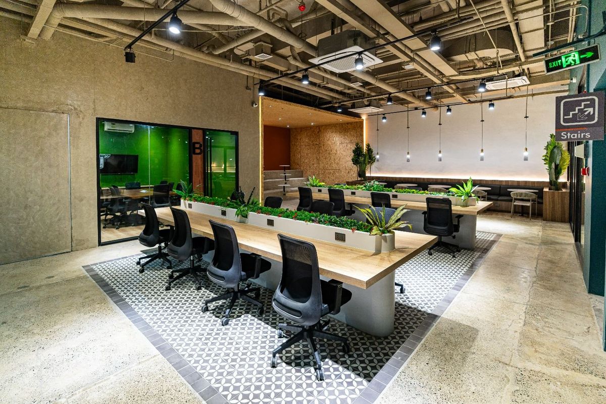 The open desks and dedicated desk zones