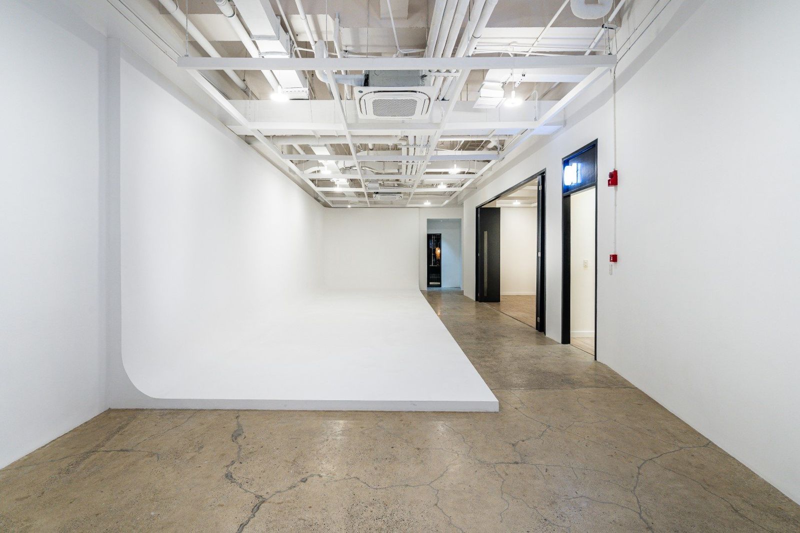 Studio 1, the infinity wall